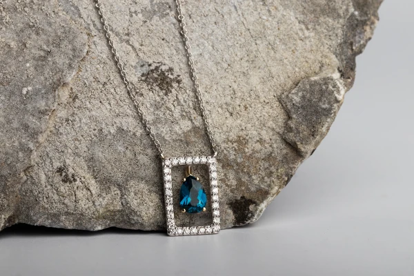 Necklace with diamonds and Blue Topaze