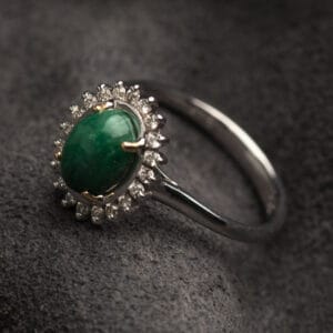 Δαχτυλίδι ροζέτα με σμαράγδι