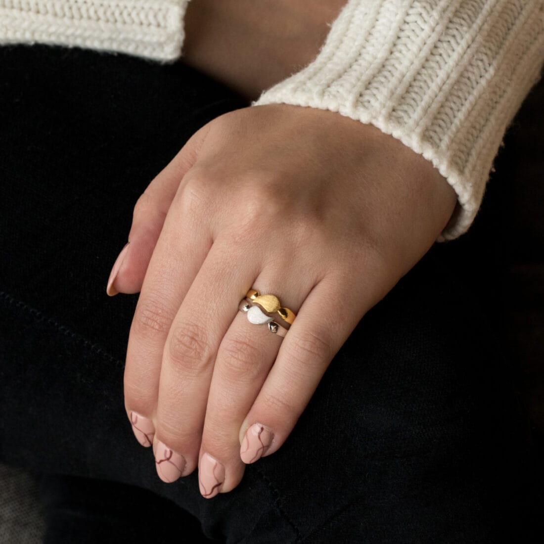 Χρυσό δακτυλίδι λιτού σχεδιασμού