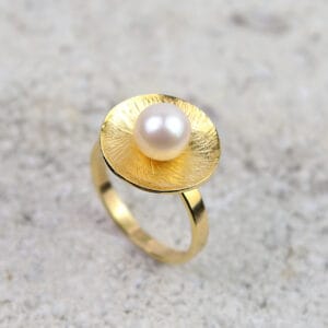 Δαχτυλίδι με μαργαριτάρι