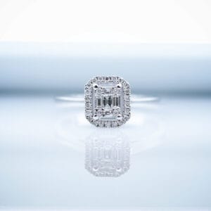 Δαχτυλίδι με διαμάντια baguette