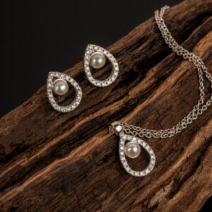 Διαμαντένια σκουλαρίκια