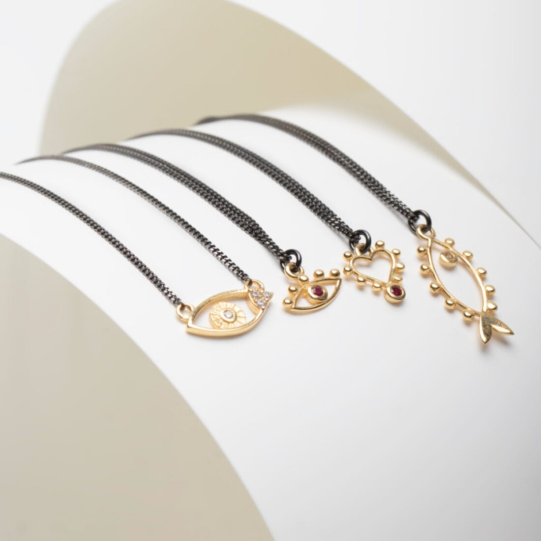 Κολιέ καρδιά με ρουμπίνι