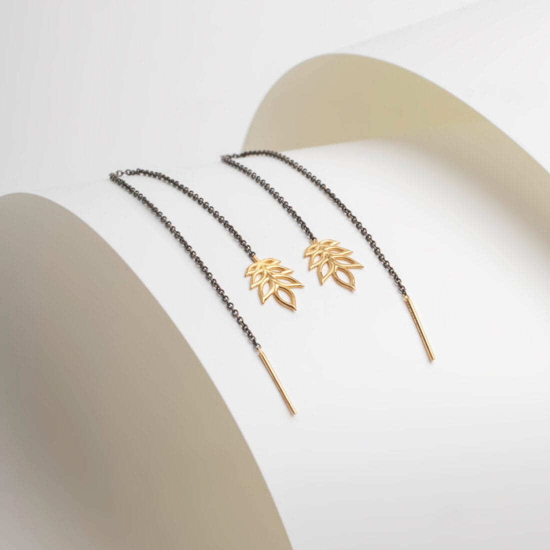 Σκουλαρίκια μακριά με λωτό