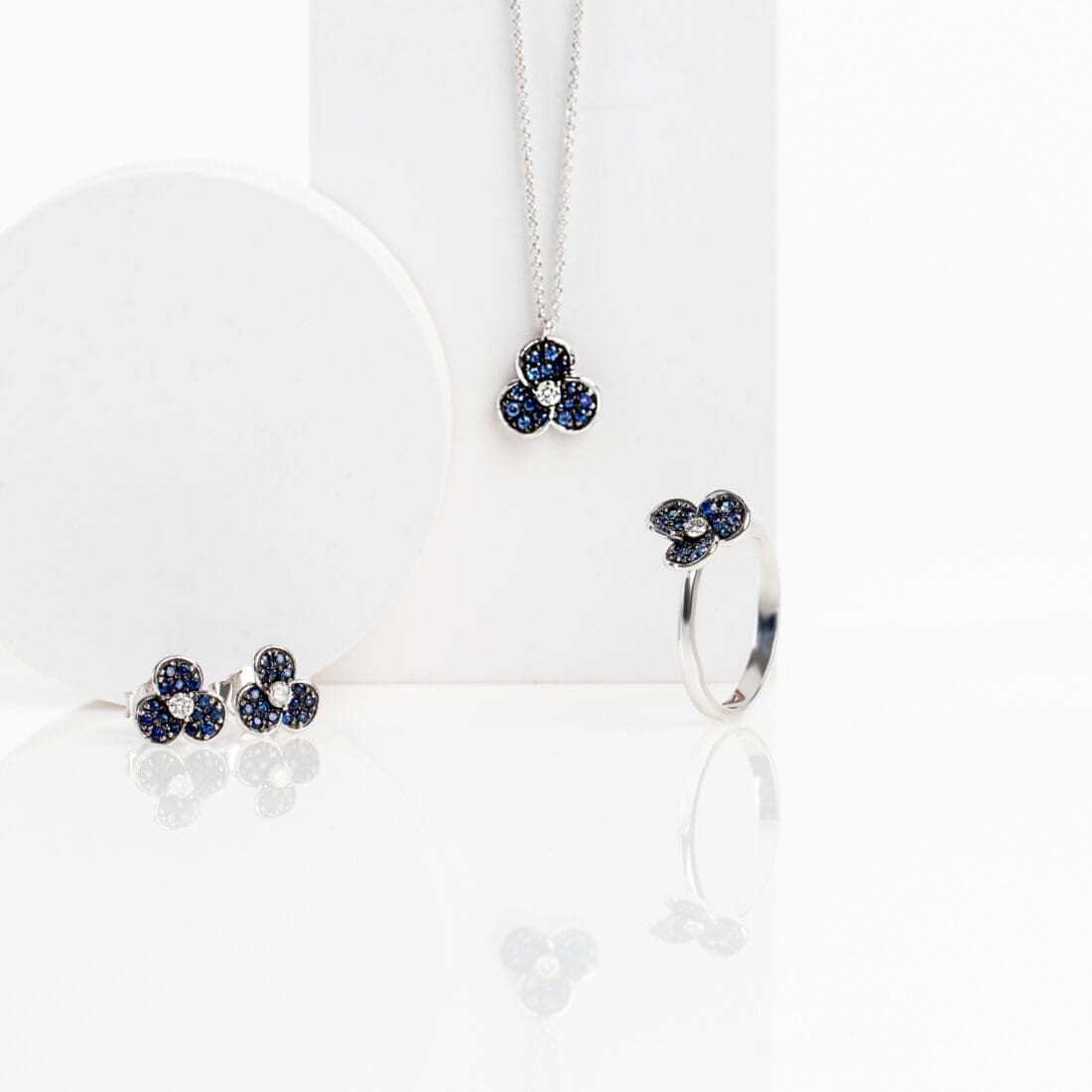 Κολιέ άνθος με ζαφείρια