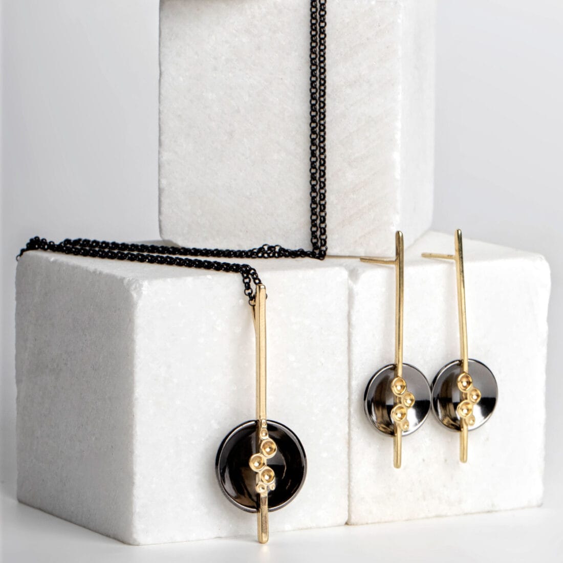 Μενταγιόν σε συνδυασμό μετάλλων