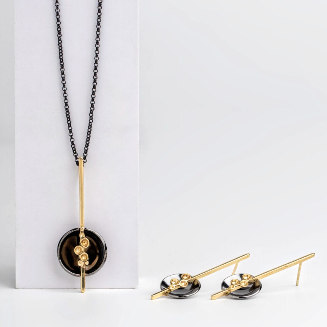 Μενταγιόν σε συνδυασμό μετάλλων