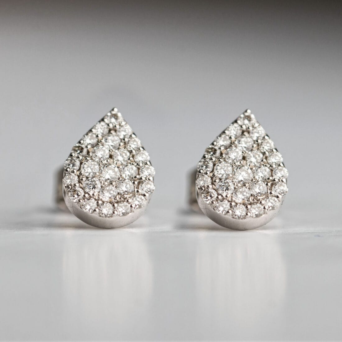 Διαμαντένια σκουλαρίκια σε σχήμα σταγόνας