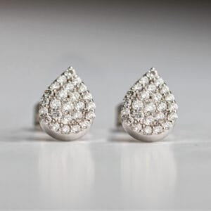Διαμαντένια σκουλαρίκια σε σχήμα σταγόνας