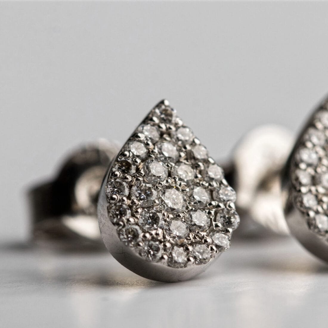 Διαμαντένια σκουλαρίκια σε σχήμα σταγόνας