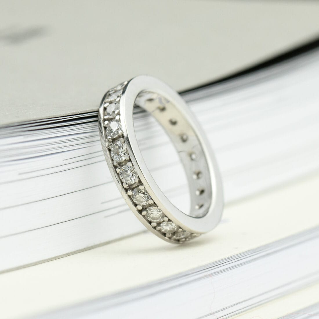 Δαχτυλίδι ολόβερο με brilliant