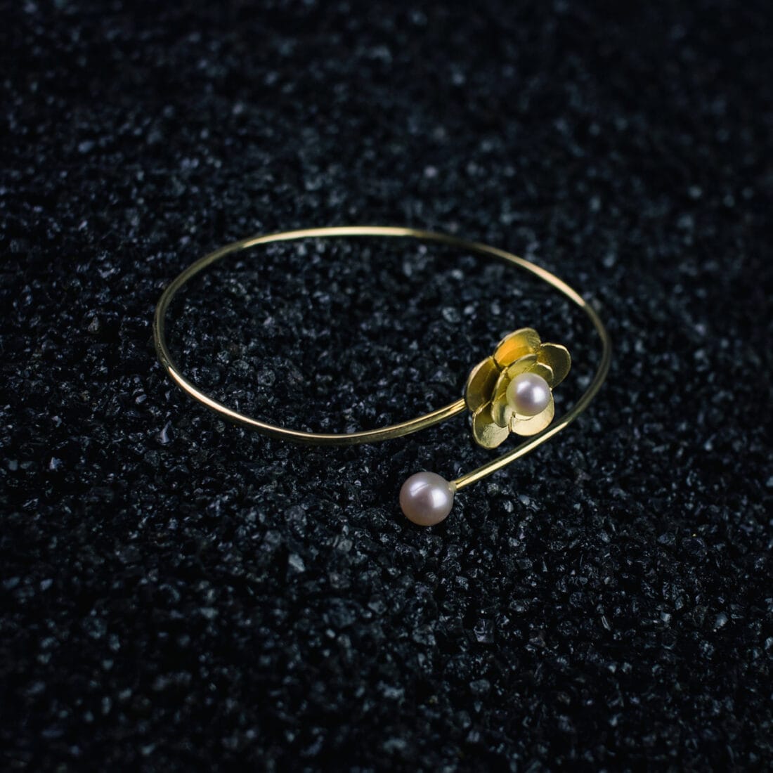 Βραχιόλι με ανθάκι