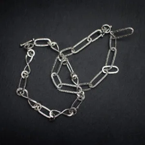Βραχιόλι μασίφ με σφυρήλατους κρίκους