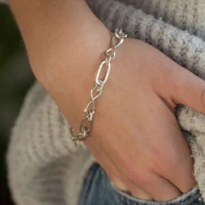 Μοντέρνο μασίφ βραχιόλι από χρυσό 14 ή 18 καρατίων