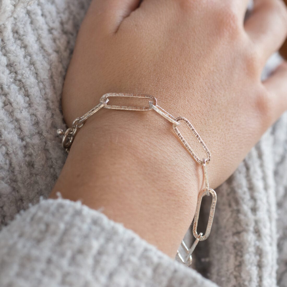 Βραχιόλι μασίφ με σφυρήλατους κρίκους