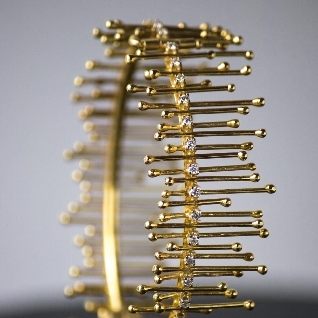 Χρυσό βραχιόλι με διαμάντια