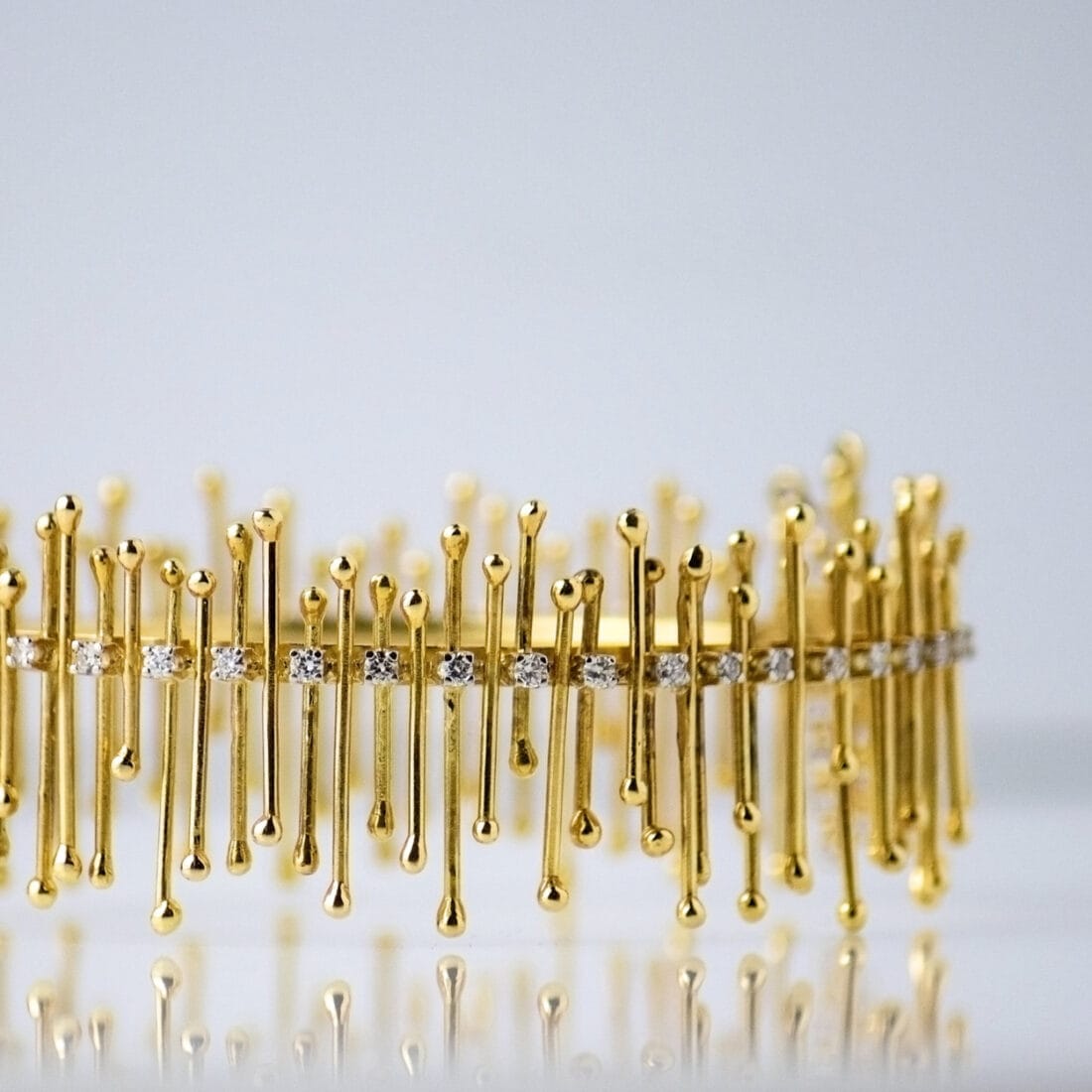 Χρυσό βραχιόλι με διαμάντια