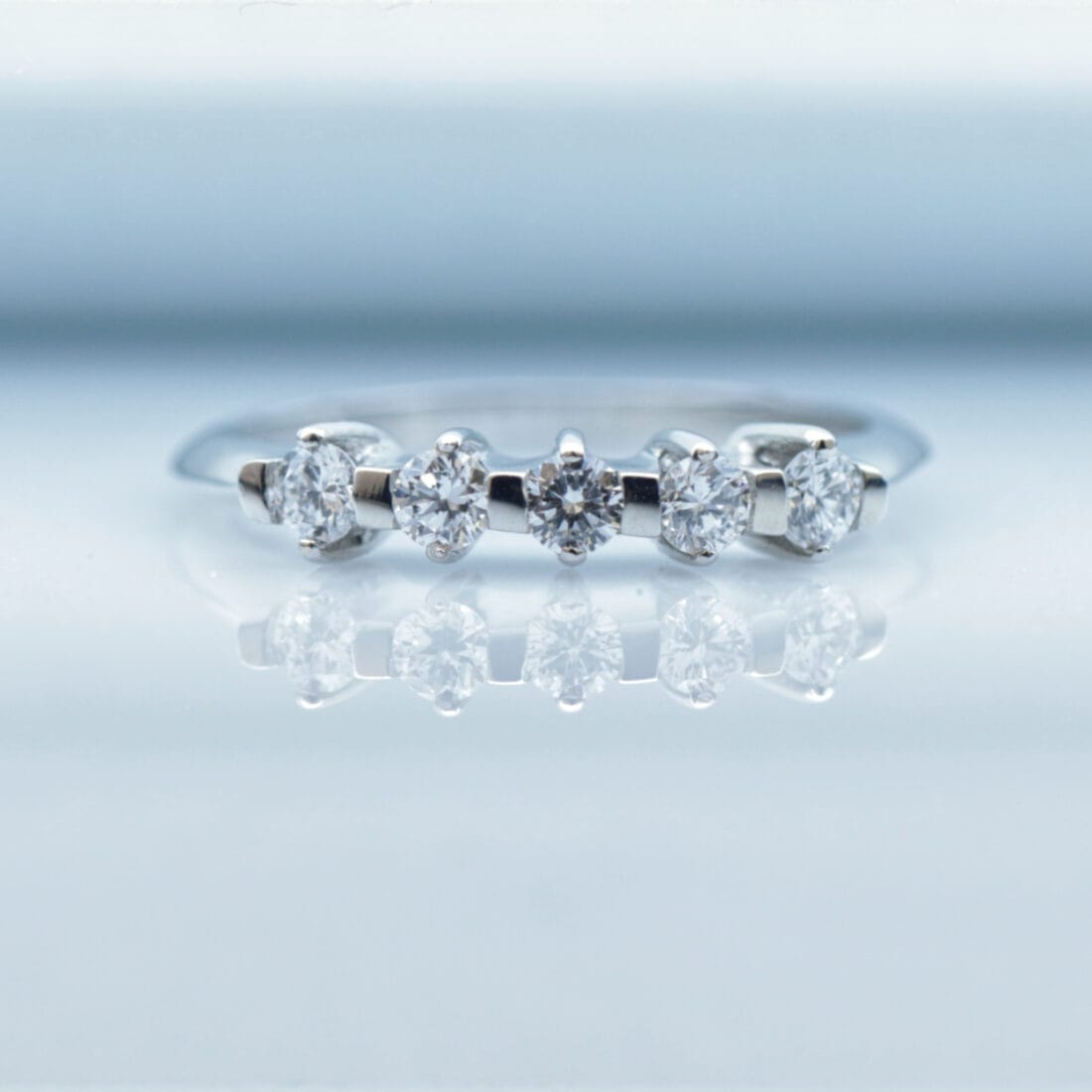 Σειρέ δαχτυλίδι με πέντε brilliant