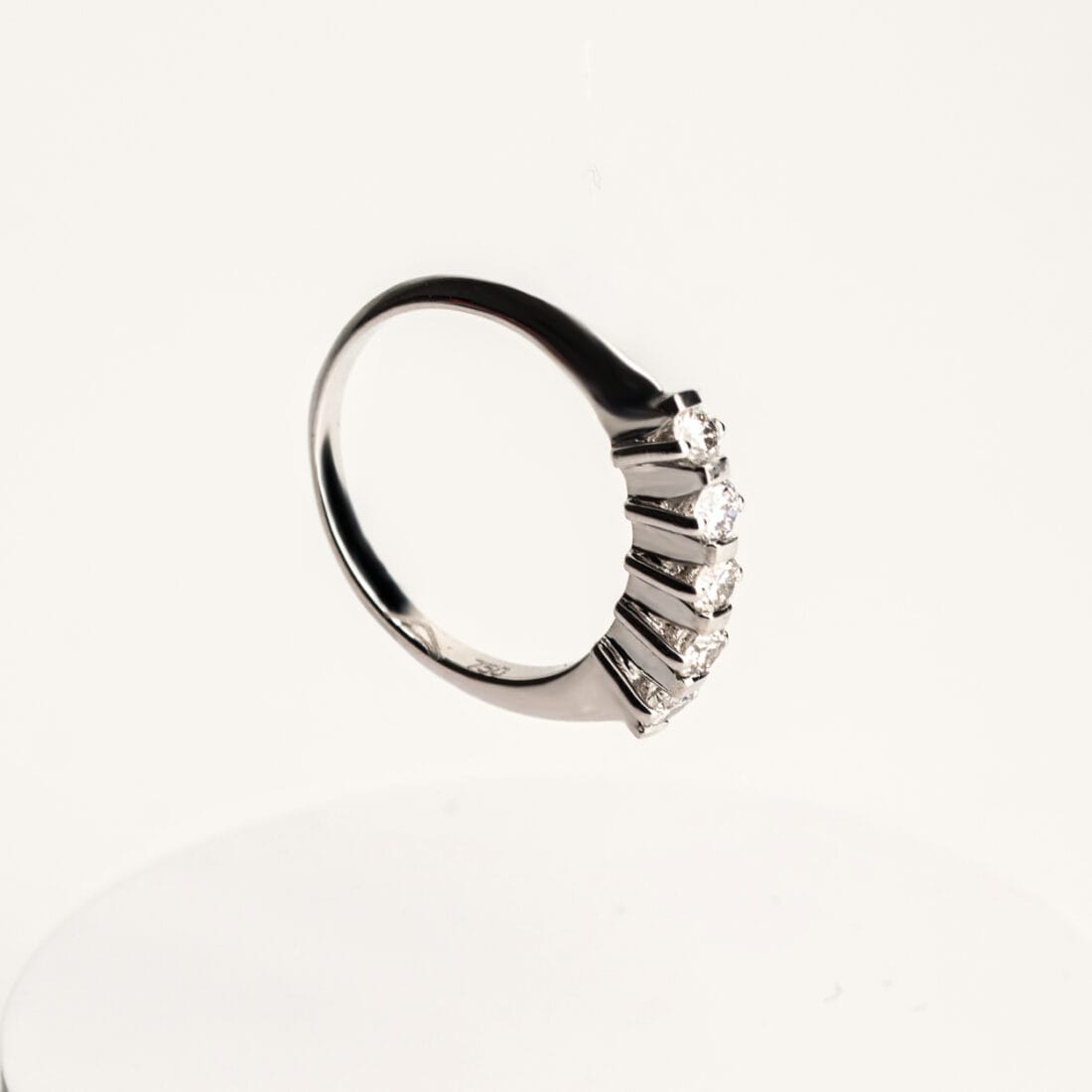 Σειρέ δαχτυλίδι με πέντε brilliant