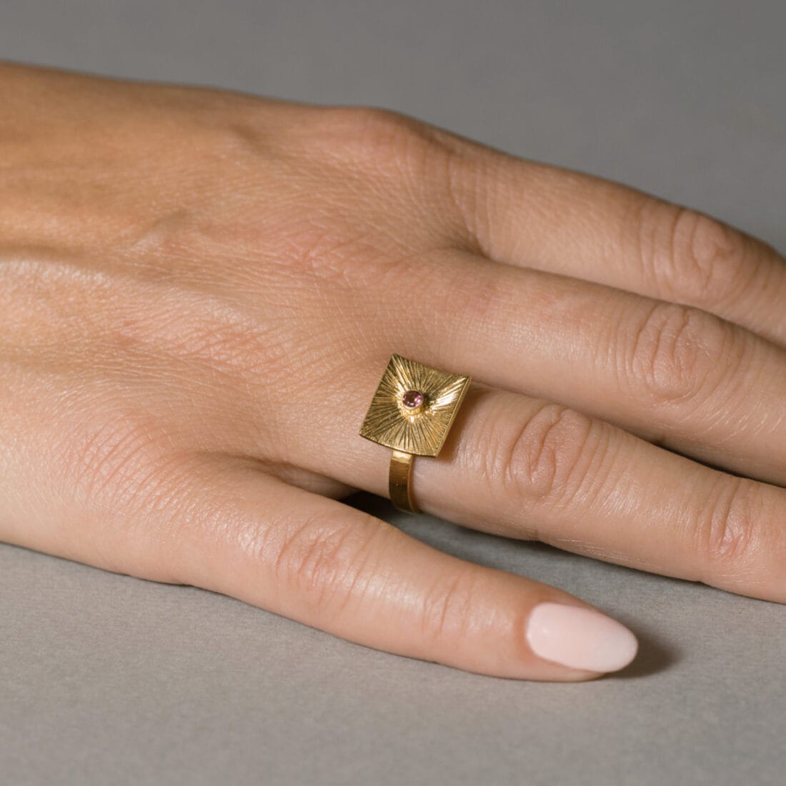 Κομψό Δακτυλίδι της σειράς DIATHLASIS