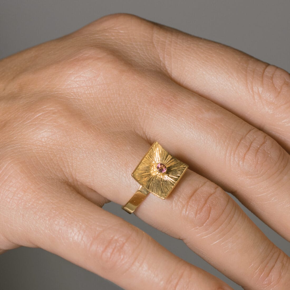 Κομψό Δακτυλίδι της σειράς DIATHLASIS