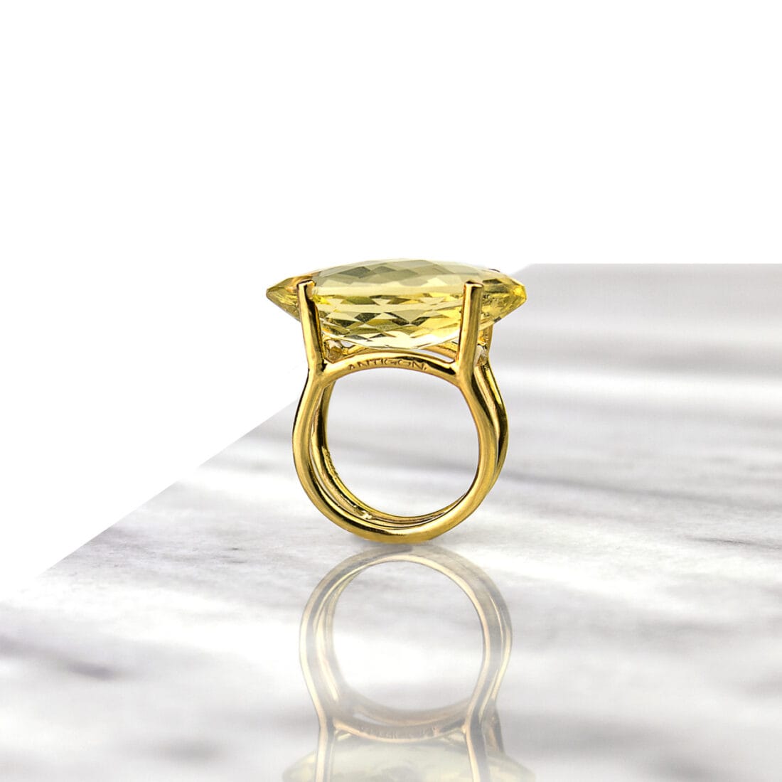 Δαχτυλίδι με φωτεινό αμέθυστο