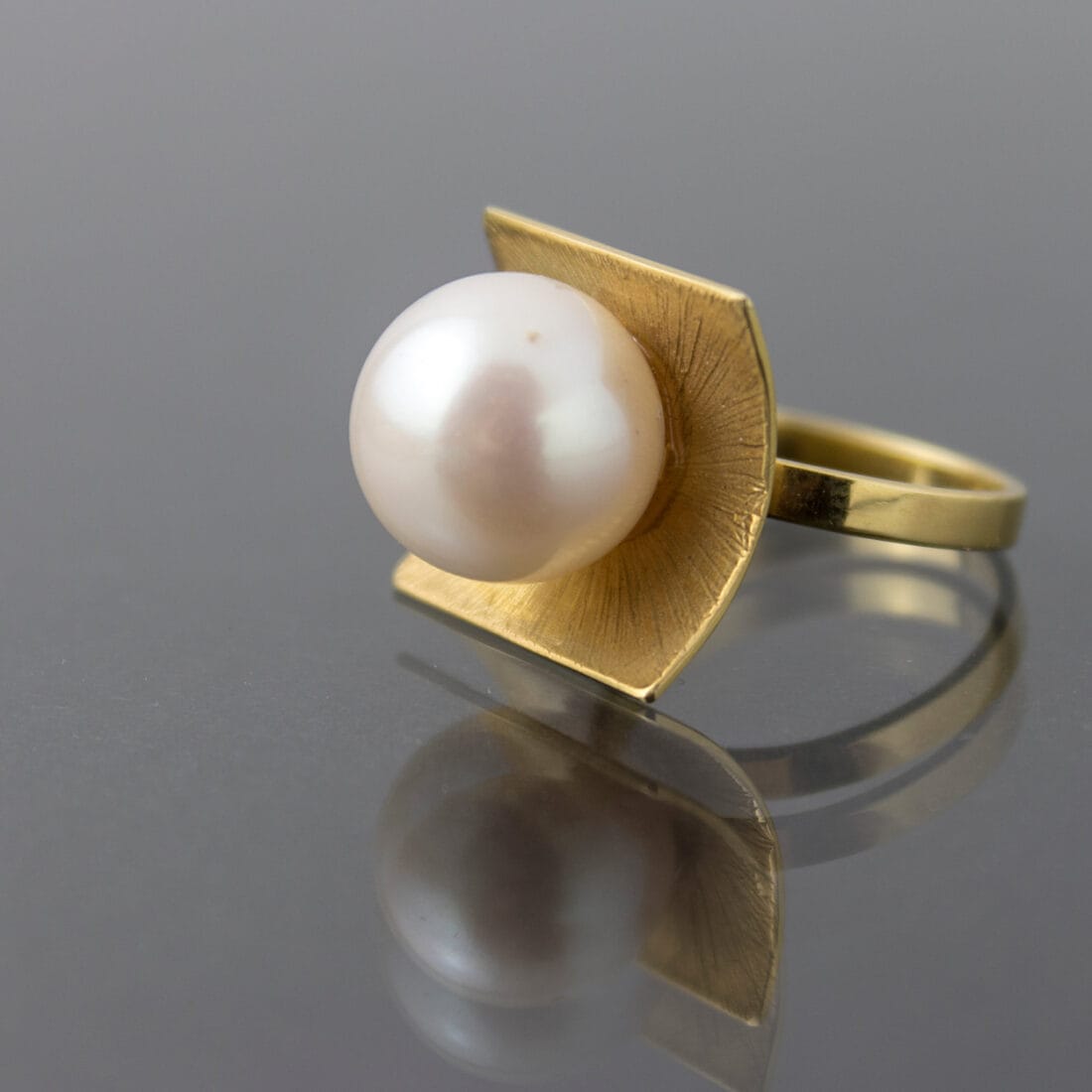 Δαχτυλίδι DIATHLASIS με μαργαριτάρι