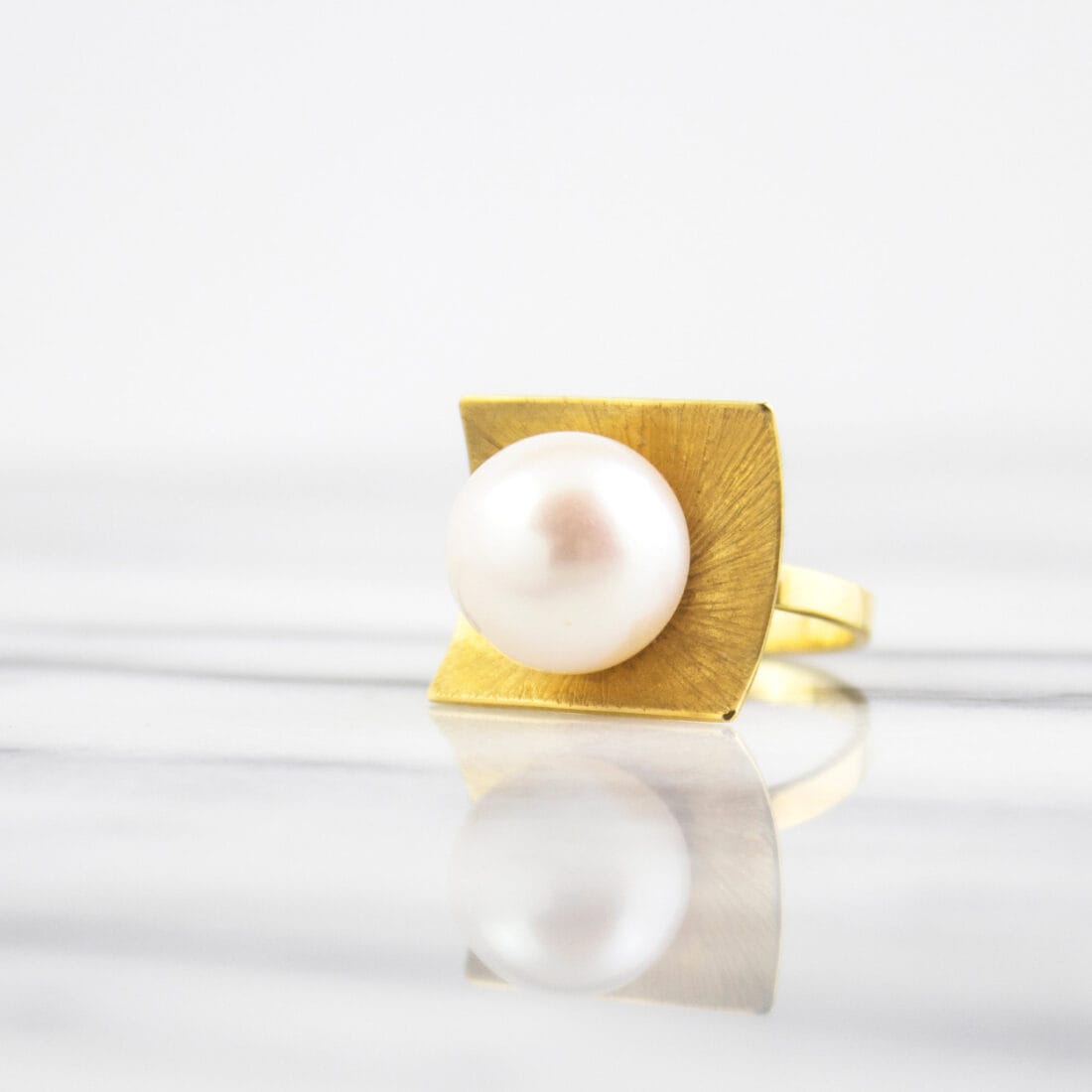 Δαχτυλίδι DIATHLASIS με μαργαριτάρι