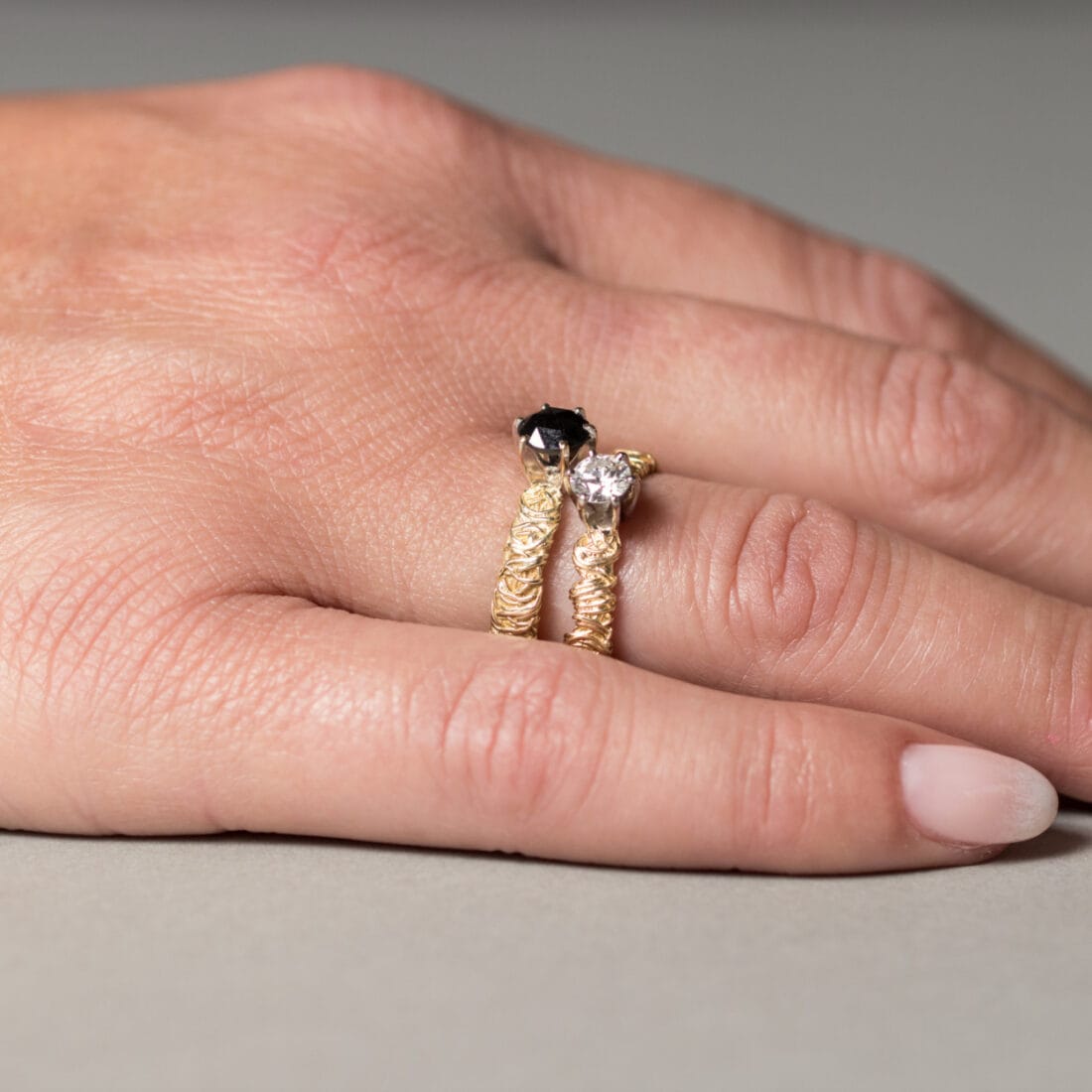 Πλεκτό μονόπετρο δαχτυλίδι