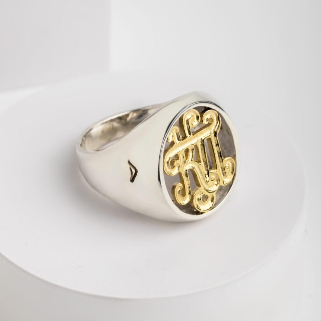 Δαχτυλίδι Chevalier με μονογράμματα