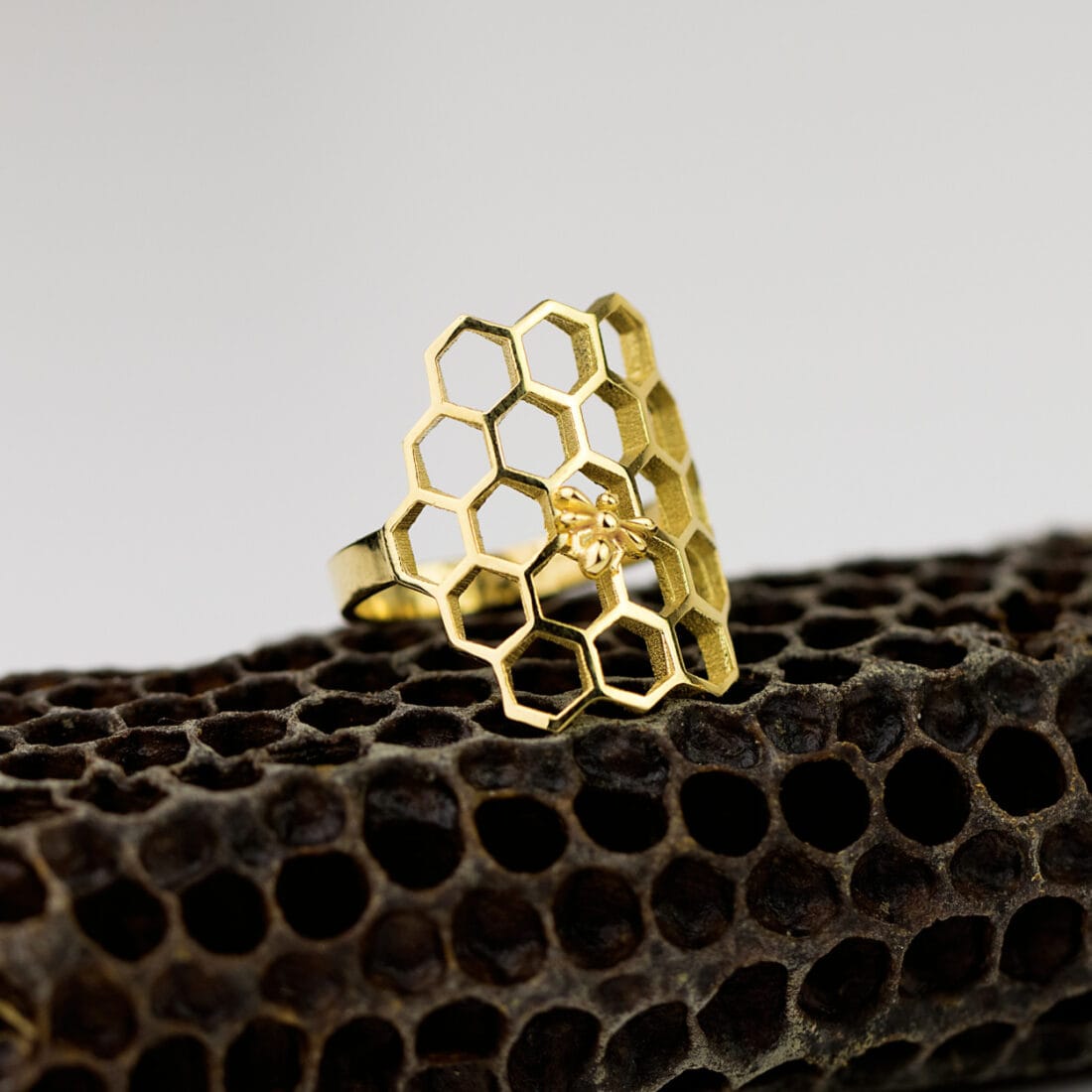 Δαχτυλίδι BEE μεγάλη κυψέλη