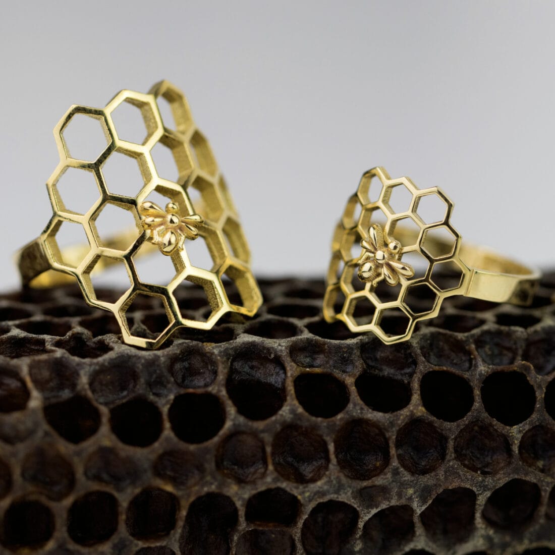 Δαχτυλίδι BEE μεγάλη κυψέλη