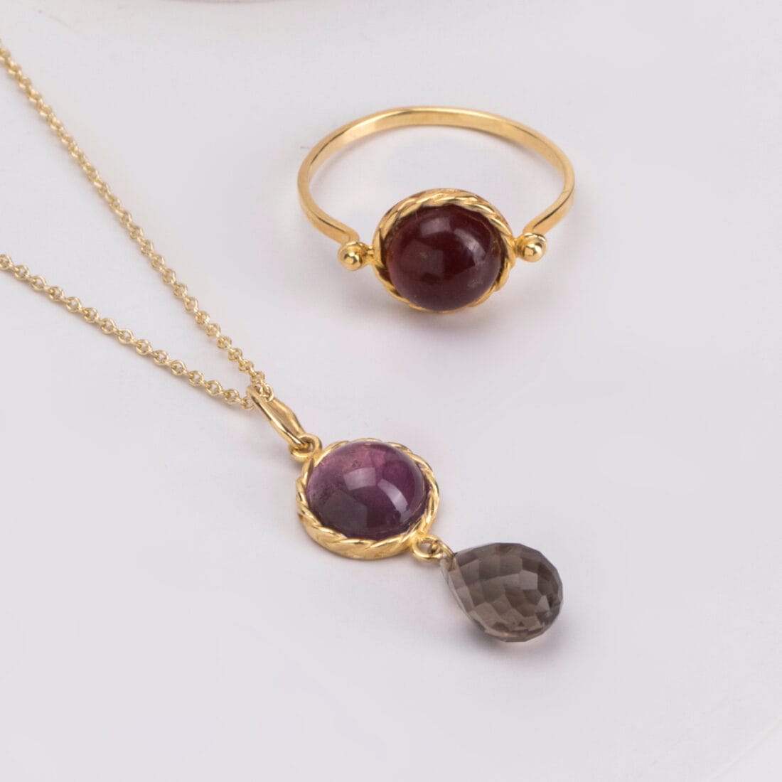 Χρυσό δαχτυλίδι "Angel" με ορυκτές πέτρες