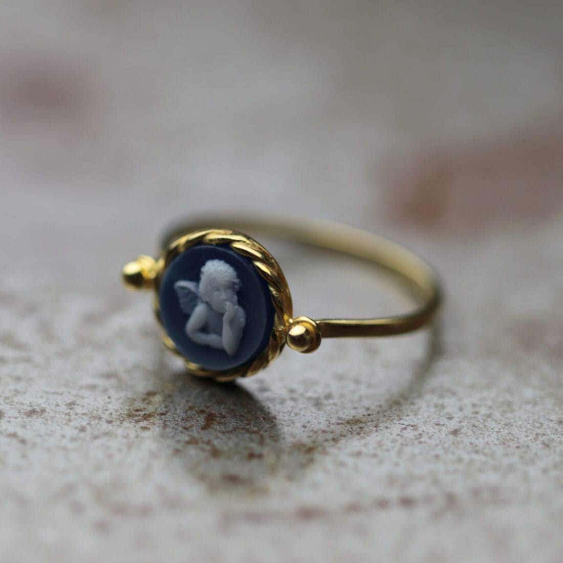 Χρυσό δαχτυλίδι "Angel" με ορυκτές πέτρες