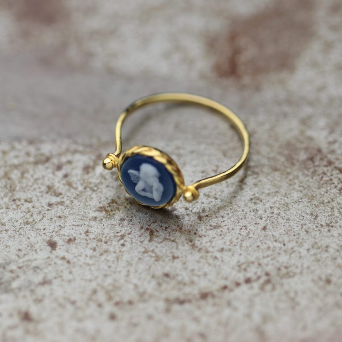 Χρυσό δαχτυλίδι "Angel" με ορυκτές πέτρες