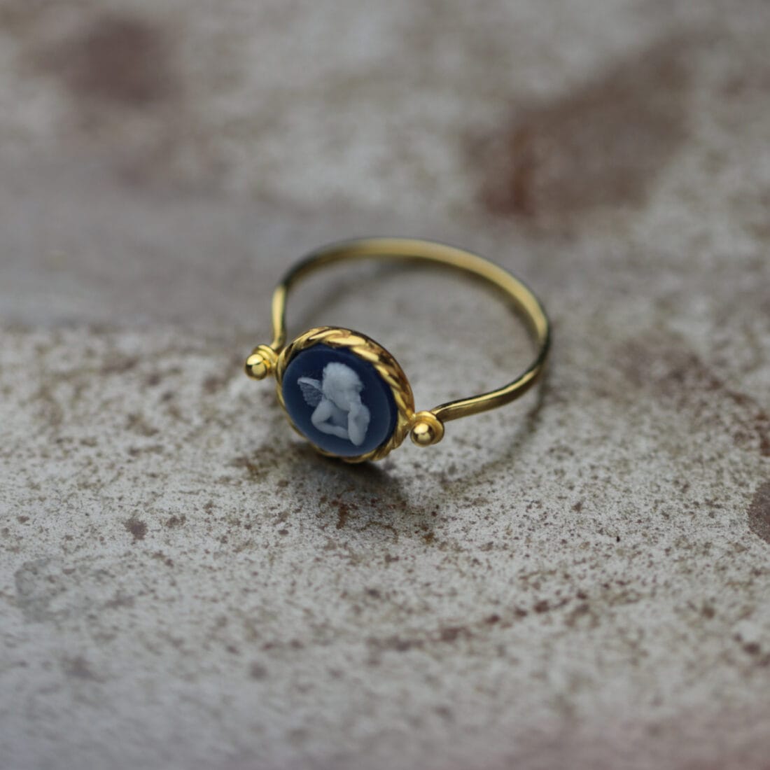 Χρυσό δαχτυλίδι "Angel" με ορυκτές πέτρες