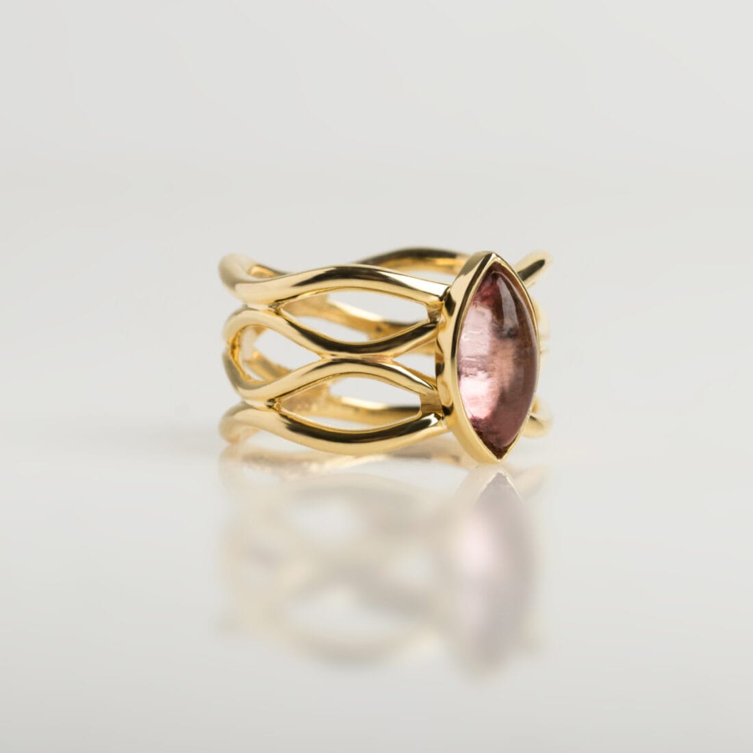 Δαχτυλίδι με ναβέττα