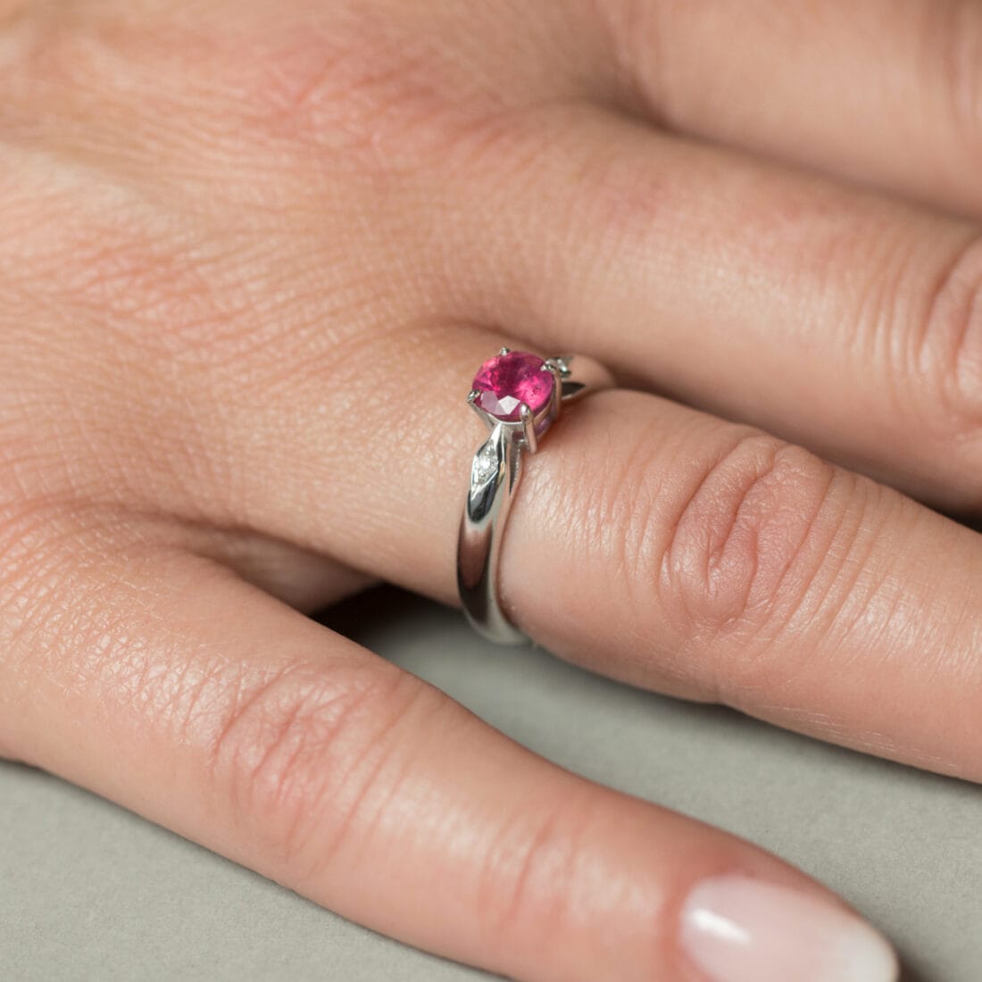 Μονόπετρο με ρουμπίνι