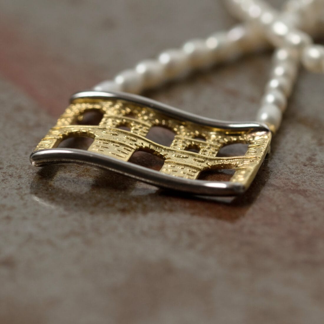 Χρυσό κολιέ "KAVALA" σε μικρό μέγεθος