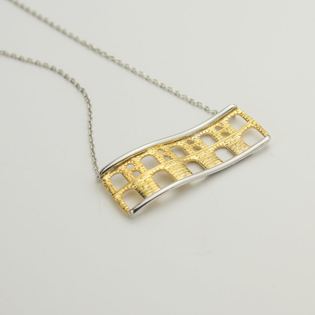 Χρυσό κολιέ "KAVALA" σε μεγάλο μέγεθος