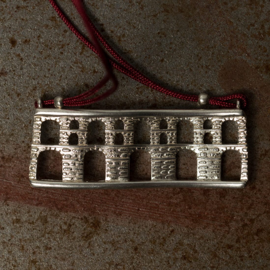 Χρυσό κολιέ "KAVALA" σε μεγάλο μέγεθος