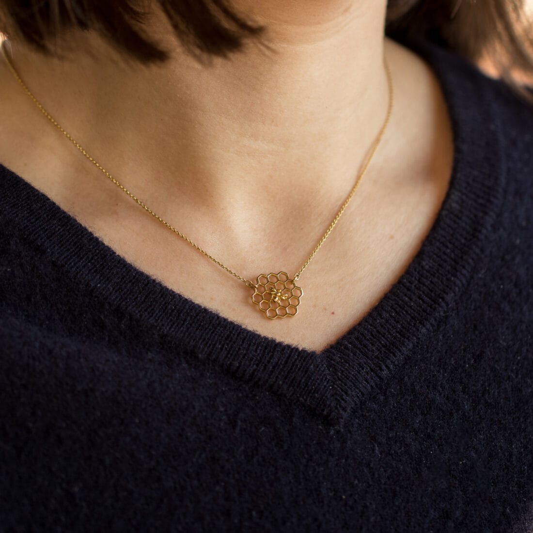 Κολιέ χρυσό BEE