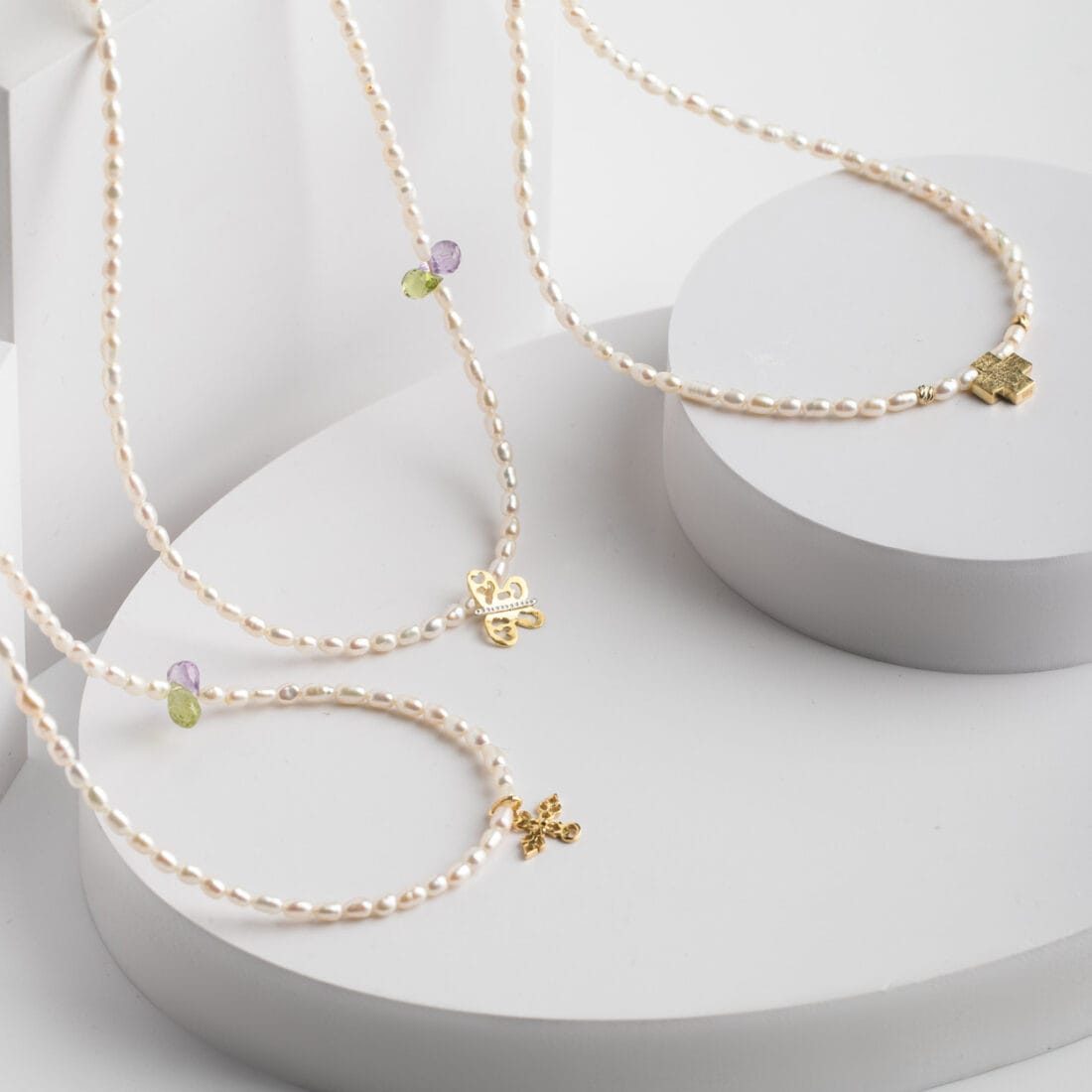 Μαργαριταρένιο κολιέ με πεταλούδα