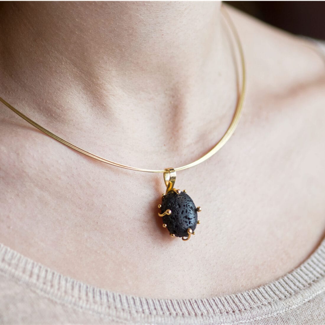 Μενταγιόν LAVA με πέτρα λάβα