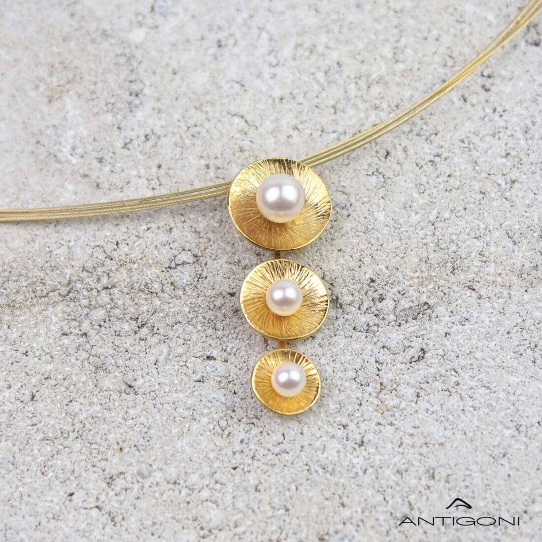 Μενταγιόν DIATHLASIS με μαργαριτάρια