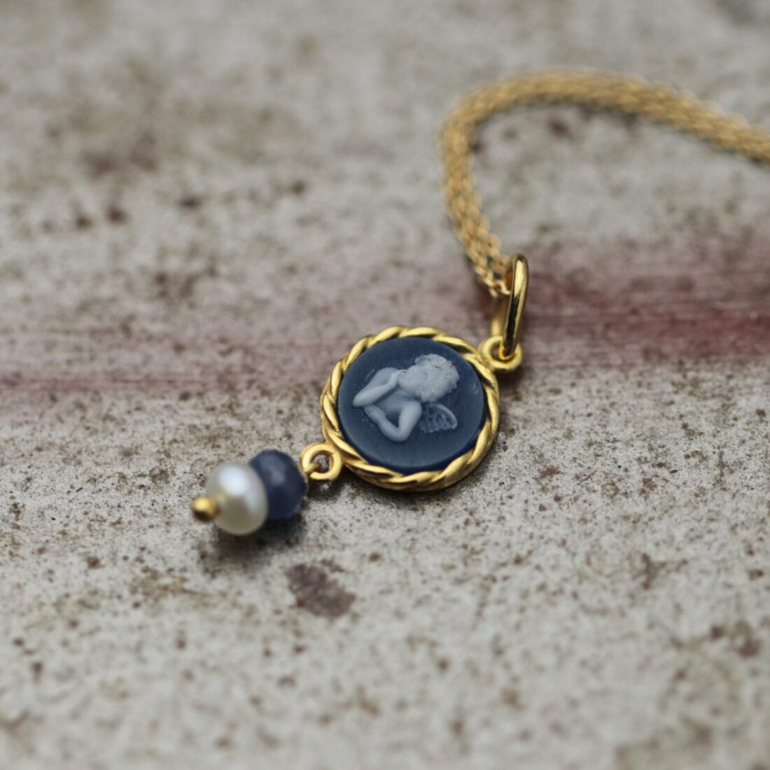 Μενταγιόν με πέτρα cameo