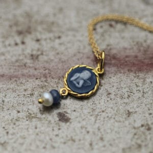 Μενταγιόν με πέτρα cameo