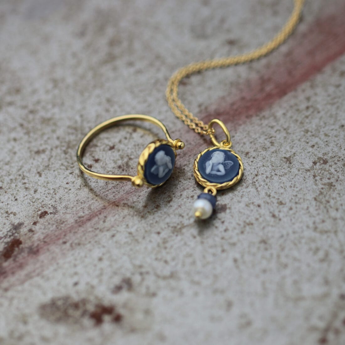 Μενταγιόν με πέτρα cameo