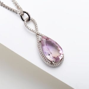 Μενταγιόν με αμετρίνη