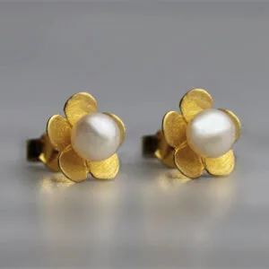 Σκουλαρίκια ανθάκια με μαργαριτάρι